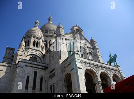 Juillet 21, 2018 - Paris, France - La basilique du Sacré-Coeur de Montmartre à Paris, France. Ce Montmartre monument, un 19e siècle basilique construite par le gouvernement français à la suite de la guerre franco-prussienne, dispose d'un grand dôme médiéval qui offre d'excellentes vues sur la ville. (Crédit Image : © Leigh Taylor via Zuma sur le fil) Banque D'Images