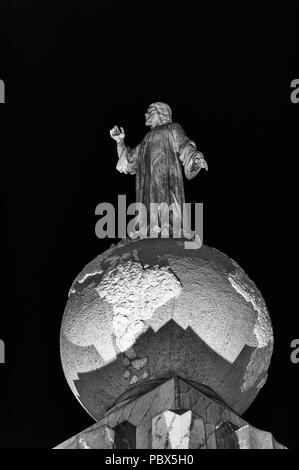 Jésus Christ stutue sur le globe (Monument au divin Sauveur du monde), San Salvador, El Salvador Banque D'Images