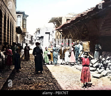 Rue appelée Straight', Damas, Syrie, époque victorienne, photo colorée à la main Banque D'Images