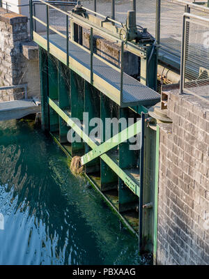 Barrage sur le fleuve Adda Banque D'Images