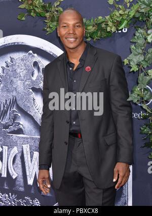 Isaac clés à la première mondiale du Jurassique au Hollywood and Highland, Dolby Theatre de Los Angeles.. Juin, 9, 2015.Isaac Touches ------------- Red Carpet Event, Vertical, USA, Cinéma, Célébrités, photographie, Bestof, Arts, Culture et divertissement, Célébrités Topix fashion / Vertical, Best of, événement dans la vie d'Hollywood, Californie - Tapis rouge et en backstage, USA, Cinéma, Célébrités, cinéma, télévision, Célébrités célébrités musique, photographie, Arts et culture, Bestof, divertissement, Topix trois quarts, vertical, une personne, à partir de l'an , 2015, enquête tsuni@Gam Banque D'Images