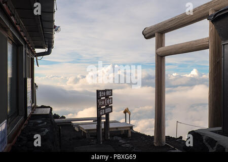 Cabane de montagne sur le Mont Fuji au Japon Banque D'Images