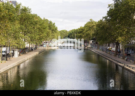 Canal Saint-Martin dans le 10e arrondissement de Paris, France. Banque D'Images