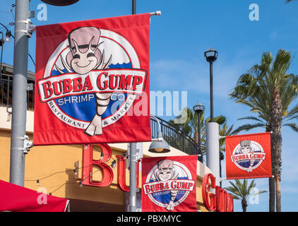 Logo signe pour le Bubba Gump Shrimp Company chaîne de restaurant, California, CA, USA Banque D'Images