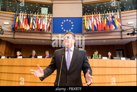 Belgique, Bruxelles, le 2018/02/22 : Maros Sefcovic, vice-président de la Commission européenne pour l'Union européenne de l'énergie Banque D'Images