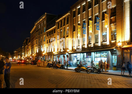 Montréal, Canada, 29 juillet, 2018.Magasins et boutiques sur la rue de La Commune dans le Vieux Montréal. Credit:Mario Beauregard/Alamy Live News Banque D'Images