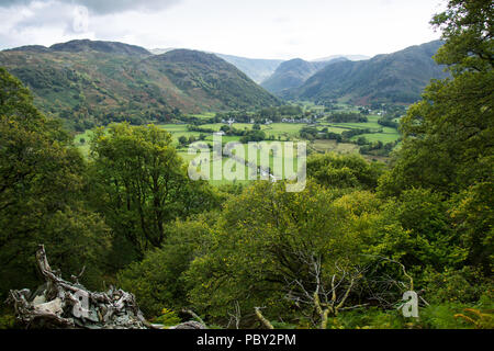 Castle Crag, Parc National de Lake District, UK. Borger Dalr Vallée de Borrowdale, marche de la géologie Banque D'Images