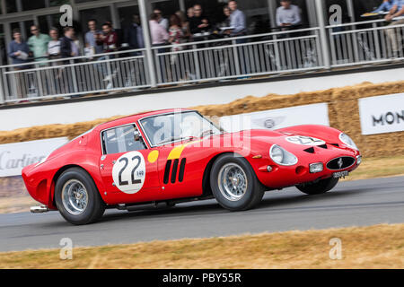 1963 Ferrari 250 GTO avec chauffeur Nick Minassion au Goodwood Festival of Speed 2018, Sussex, UK. Banque D'Images