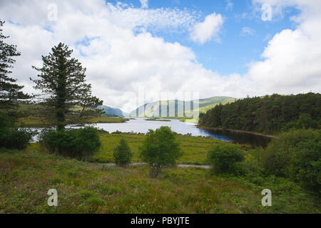 Le Glenveagh National Park, de l'Irlande. Le Glenveagh National Park est un des trésors du Donegal. Il peut être trouvé dans le cœur de Donegal et couvre plus de 16,00 Banque D'Images