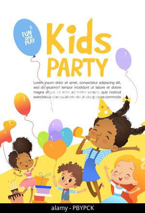 Joyeux anniversaire enfants multiraciale en ballons chapeaux et aller joyeusement. Le lapin mignon, un tas de présente sur l'arrière-plan. Vector Illustration d'un joyeux anniversaire Carte de Vœux ou invitation flyer. Illustration de Vecteur