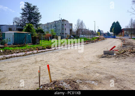 Strasbourg, tram préliminaire site de construction, l'extension de la ligne E, chemin de terre, maisons, Alsace, France, Europe, Banque D'Images