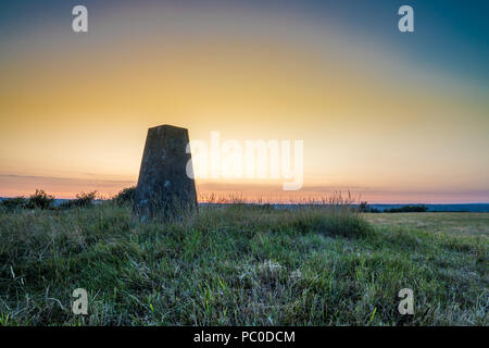 Dumpdon fort de colline, la belle vallée de l'Otter près de Beacon, Honiton, Devon, UK. Campagne britannique au coucher du soleil . Banque D'Images