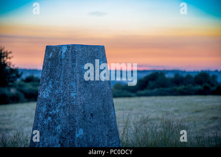 Dumpdon fort de colline, la belle vallée de l'Otter près de Beacon, Honiton, Devon, UK. Campagne britannique au coucher du soleil . Banque D'Images