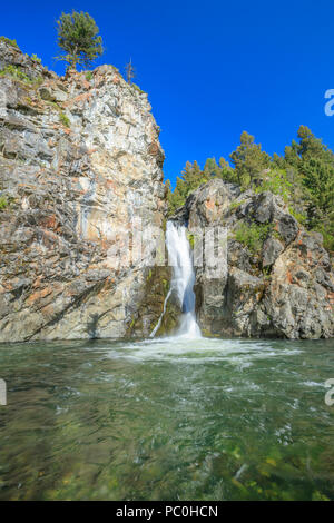 Crow Creek Falls dans l'Elkhorn montagnes près de radersburg, Montana Banque D'Images