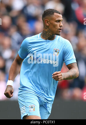 La ville de Coventry Jonson Clarke-Harris durant la Cyrille Regis Memorial Trophy match à The Hawthorns, West Bromwich Banque D'Images