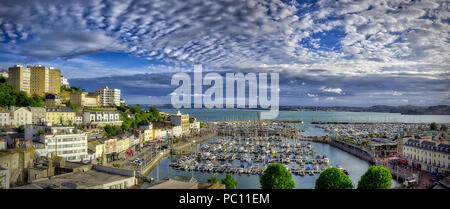 Go - DEVON : le port de Torquay et de la ville (image HDR) Banque D'Images