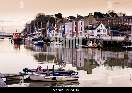 Coucher de soleil sur le port de Weymouth prises à Weymouth, Dorset, Royaume-Uni le 15 janvier 2013 Banque D'Images