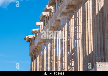 Parthénon temple sur une journée ensoleillée. Acropole à Athènes, Grèce. Banque D'Images