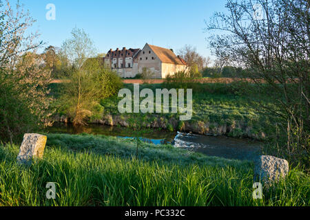 Vieille maison dans le séchage hop hop Zatec région. République tchèque. Banque D'Images