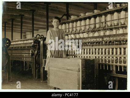 Adrienne Pagnette, un adolescent français illettrés, parle presque pas anglais. Est probablement 14 ou 15. Se défait en dernier étage salle de spinning à Glenallen Mill. Son frère Francis a un emploi régulier Banque D'Images