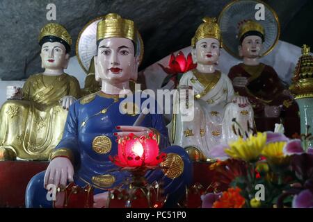 Grotte Tam Thanh. Thien Thanh pagode taoïste. Les divinités taoïstes. Lang Son. Le Vietnam. Dans le monde d'utilisation | Banque D'Images