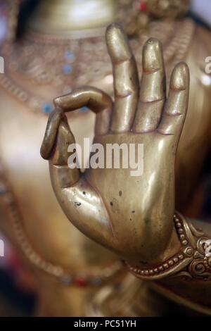 Statue de Bouddha. Vitarka mudra. Close-up. Ho Chi Minh ville. Le Vietnam. Dans le monde d'utilisation | Banque D'Images