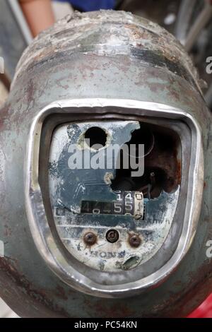 Vieille moto brocken. Ho Chi Minh Ville. Le Vietnam. Dans le monde d'utilisation | Banque D'Images