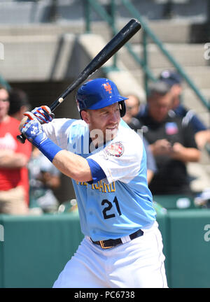 New York, NY, USA. 28 juillet, 2018. ew York Mets player Todd Frazier rehab joue un match au parc MCU dans Brooklyn, NY Le 31 juillet alors qu'il se prépare pour son retour à la gamme de mets. Dans son apparence de Brooklyn Frazier fut 1 pour 4 avec un home run dans la 8e manche. Après son explosion wasmobbed Frazier dans l'abri par ses nouveaux coéquipiers.Frazier devrait rejoindre les mets ce week-end à Citi Field. Crédit : George Napolitano/Alamy Live News Banque D'Images