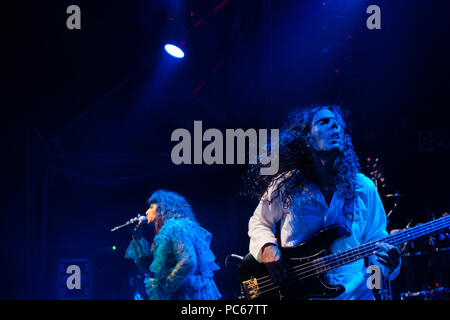 Festival WOMAD , UK, 29, juillet, 2018 Thievery Corporation, jouant sur la scène en plein air , Crédit : Guy Peterson/Alamy live news Banque D'Images