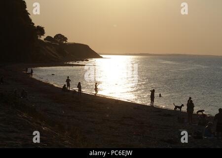 Hohwacht, Deutschland. 26 juillet, 2018. firo 27.07.2018 Territoire et population Tourisme Nature, Mer Baltique, Hohwachter Bay Weissenhauser : Plage, Coucher de Soleil, Soleil, côte escarpée | Conditions de crédit dans le monde entier : dpa/Alamy Live News Banque D'Images