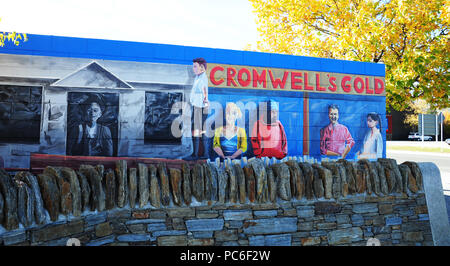 Une fresque dans la petite ville de Cromwell de l'île du sud de Nouvelle-Zélande rappelle les temps grave d'or au 19ème siècle, ici dans la région, enregistré en avril 2018 dans le monde d'utilisation | Banque D'Images