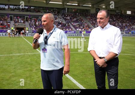 Firo : 29.07.2018, Football, 1.Bundesliga, la saison 2018/2019, Stadioneroffnung, Erzgebirge Aue - FC Schalke 04 1 : 0 Aue Président Helge Leonhardt, à gauche avec Clemens TONNIES, Schalke | conditions dans le monde entier Banque D'Images