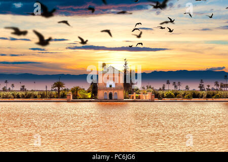 Monument de Marrakech et de l'architecture. Paysage Pittoresque. Scenical Menara jardin. Voyage au Maroc. Marrakech Banque D'Images