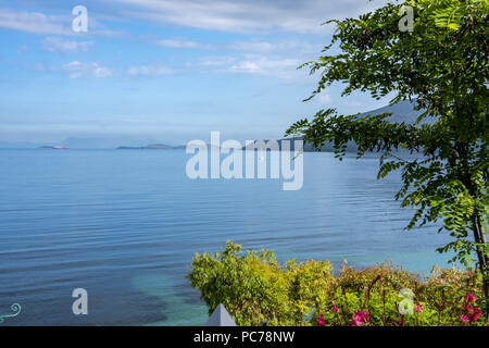 Olimpia Beach sur l'île de Céphalonie en Grèce dans une journée ensoleillée Banque D'Images