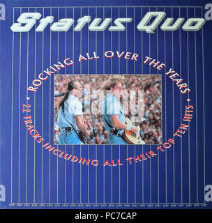 Status Quo - Rocking tous au fil des ans - couverture de l'album vinyle vintage Banque D'Images
