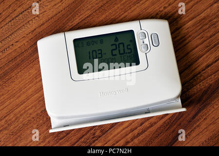 Modèle CM927 Honeywell Thermostat Portable. Banque D'Images