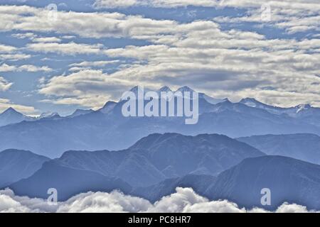 Vue sur les montagnes de la Sierra Nevada, dont le Cerro Kennedy. Banque D'Images