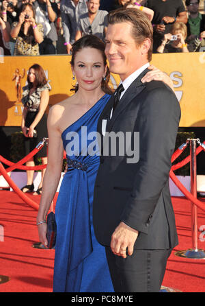 Diane Lane, Josh Brolin à la 18e Ann. 2012 SAG Awards Au Shrine Auditorium à Los Angeles.Diane Lane, Josh Brolin  18 ------------- Red Carpet Event, Vertical, USA, Cinéma, Célébrités, photographie, Bestof, Arts, Culture et divertissement, Célébrités Topix fashion / Vertical, Best of, événement dans la vie d'Hollywood, Californie - Tapis rouge et en backstage, USA, Cinéma, Célébrités, cinéma, télévision, Célébrités célébrités musique, photographie, Arts et culture, Bestof, divertissement, Topix, verticale de la famille de l'année 2012 tsuni@Gamma-USA.com , enquête, un mari Banque D'Images