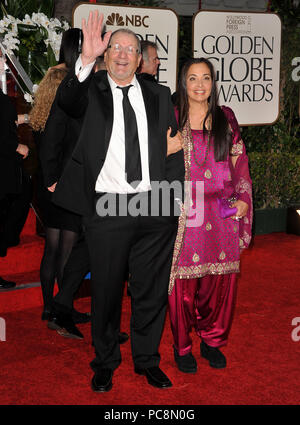 Ed O Neill et épouse à l'2012 Golden Globe Awards au Beverly Hilton Hotel à Beverly Hills, DECA O Neill et femme ------------- Red Carpet Event, Vertical, USA, Cinéma, Célébrités, photographie, Bestof, Arts, Culture et divertissement, Célébrités Topix fashion / Vertical, Best of, événement dans la vie d'Hollywood, Californie - Tapis rouge et en backstage, USA, Cinéma, Célébrités, cinéma, télévision, Célébrités célébrités musique, photographie, Arts et culture, Bestof, divertissement, Topix, verticale de la famille de l'année 2012, enquête tsuni@Gamma-USA.com et Mari Banque D'Images