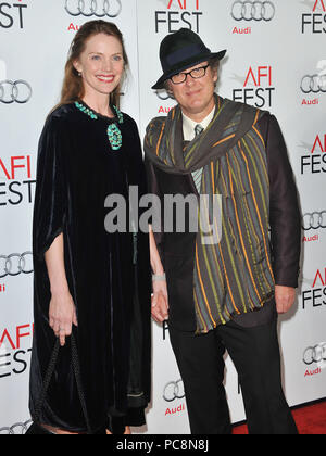 James Spader et femme au Lincoln Premiere nuit AFI festival de clôture au Chinese Theatre de Los Angeles.James Spader et Femme  15 ------------- Red Carpet Event, Vertical, USA, Cinéma, Célébrités, photographie, Bestof, Arts, Culture et divertissement, Célébrités Topix fashion / Vertical, Best of, événement dans la vie d'Hollywood, Californie - Tapis rouge et en backstage, USA, Cinéma, Célébrités, cinéma, télévision, Célébrités célébrités musique, photographie, Arts et culture, Bestof, divertissement, Topix, verticale de la famille de l'année 2012, enquête tsuni@Gamma-USA.com , Banque D'Images