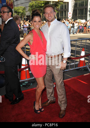 Melissa Rycroft , mari Tye Strickland à Magic Mike Premiere au Regal Theatre de Los Angeles.Melissa Rycroft , mari Tye Strickland ------------- Red Carpet Event, Vertical, USA, Cinéma, Célébrités, photographie, Bestof, Arts, Culture et divertissement, Célébrités Topix fashion / Vertical, Best of, événement dans la vie d'Hollywood, Californie - Tapis rouge et en backstage, USA, Cinéma, Célébrités, cinéma, télévision, Célébrités célébrités musique, photographie, Arts et culture, Bestof, divertissement, Topix, verticale de la famille de l'année 2012, enquête tsuni@Gamma- Banque D'Images