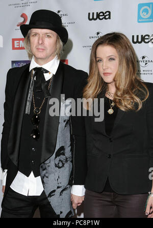 Michael Lockwood, Lisa Marie Presley 061 Narm à l'industrie musicale Awards à Los Angeles. Michael Lockwood, Lisa Marie Presley 061 ------------- Red Carpet Event, Vertical, USA, Cinéma, Célébrités, photographie, Bestof, Arts, Culture et divertissement, Célébrités Topix fashion / Vertical, Best of, événement dans la vie d'Hollywood, Californie - Tapis rouge et en backstage, USA, Cinéma, Célébrités, cinéma, télévision, Célébrités célébrités musique, photographie, Arts et culture, Bestof, divertissement, Topix, verticale de la famille de l'année 2012 tsuni@Gamma-USA.com , enquête, mari et w Banque D'Images