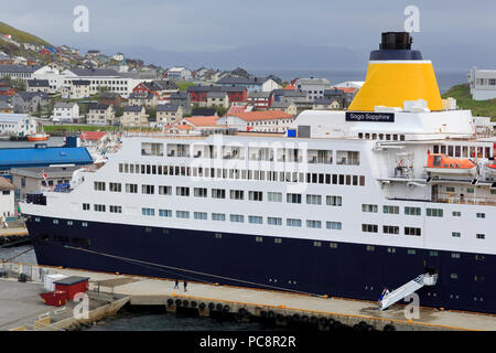 Bateau de croisière Sapphire Saga, Honningsvag Town,Île Mageroya, comté de Finnmark, Norvège Banque D'Images