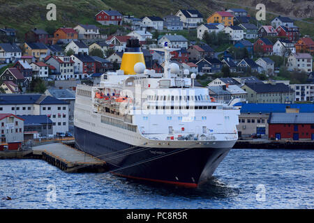 Bateau de croisière Sapphire Saga, Honningsvag Town,Île Mageroya, comté de Finnmark, Norvège Banque D'Images