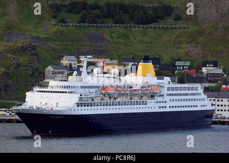 Bateau de croisière Sapphire Saga, Honningsvag Town,Île Mageroya, comté de Finnmark, Norvège Banque D'Images