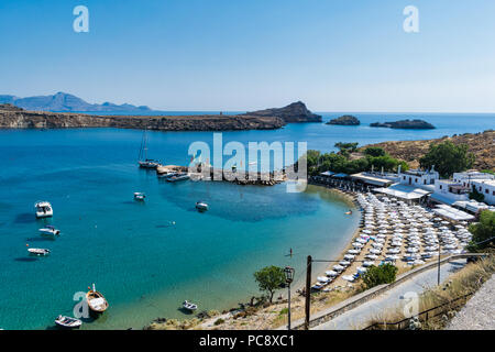 C'est une photo de la plage de Lindos sur l'île grecque de Rhodes Banque D'Images