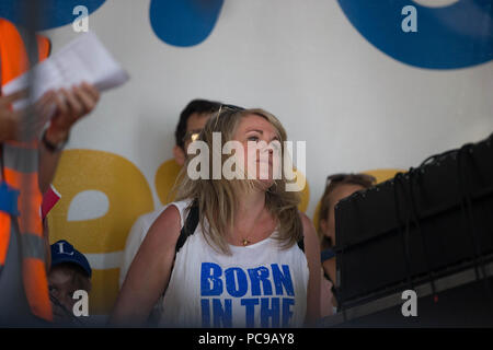 Des dizaines de milliers de personnes Inscrivez-vous une grande manifestation pour marquer le 70e anniversaire du Service national de santé. Avec : Sally Lindsay Où : London, England, United Kingdom Quand : 30 Juin 2018 Crédit : Wheatley/WENN Banque D'Images