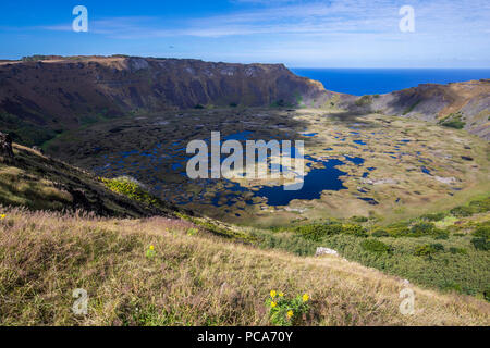 Magnifique vue sur le volcan Rano Kau, peut-être le plus impressionnant paysage à l'intérieur de l'île de Pâques. Banque D'Images