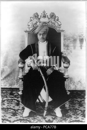 Sultan de Zanzibar assis sur trône 1927 Banque D'Images