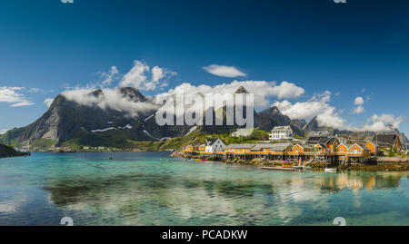 Village de pêcheurs de hamnoy, îles Lofoten, Norvège Banque D'Images